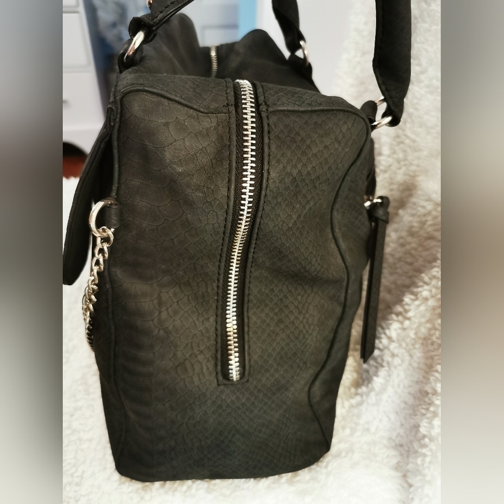 Nicole Miller Black Textured Shoulder Bag with Chain Accent - Picture 4 of 12